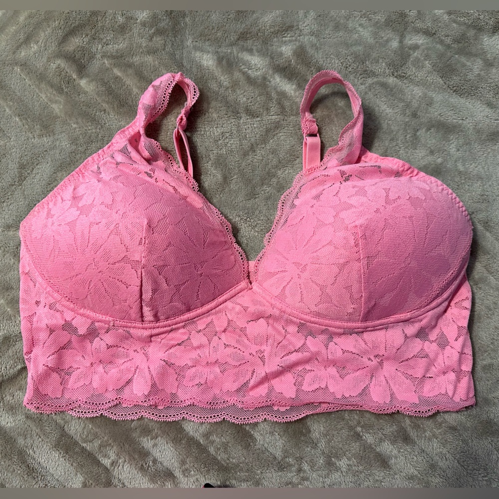 PINK Victoria's Secret Floral Lace Bra in Pink